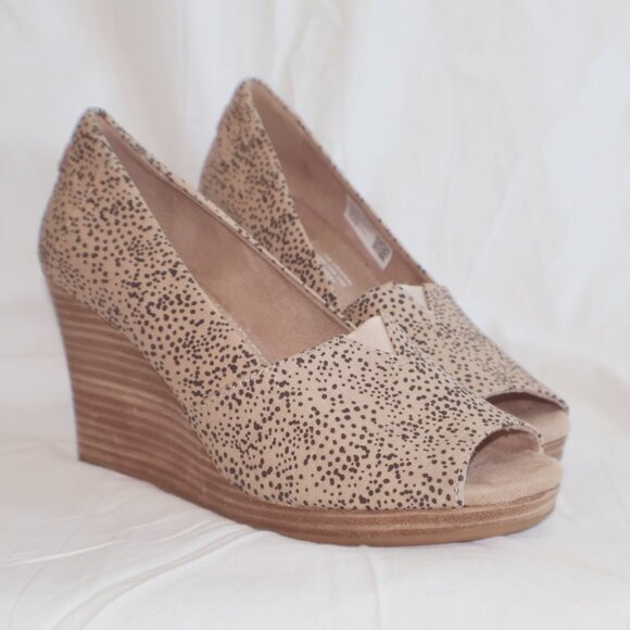 TOMS Michelle Wedge Heels Sandals (Size 7W) Sand / Tiny Cheetah Print - Picture 1 of 6